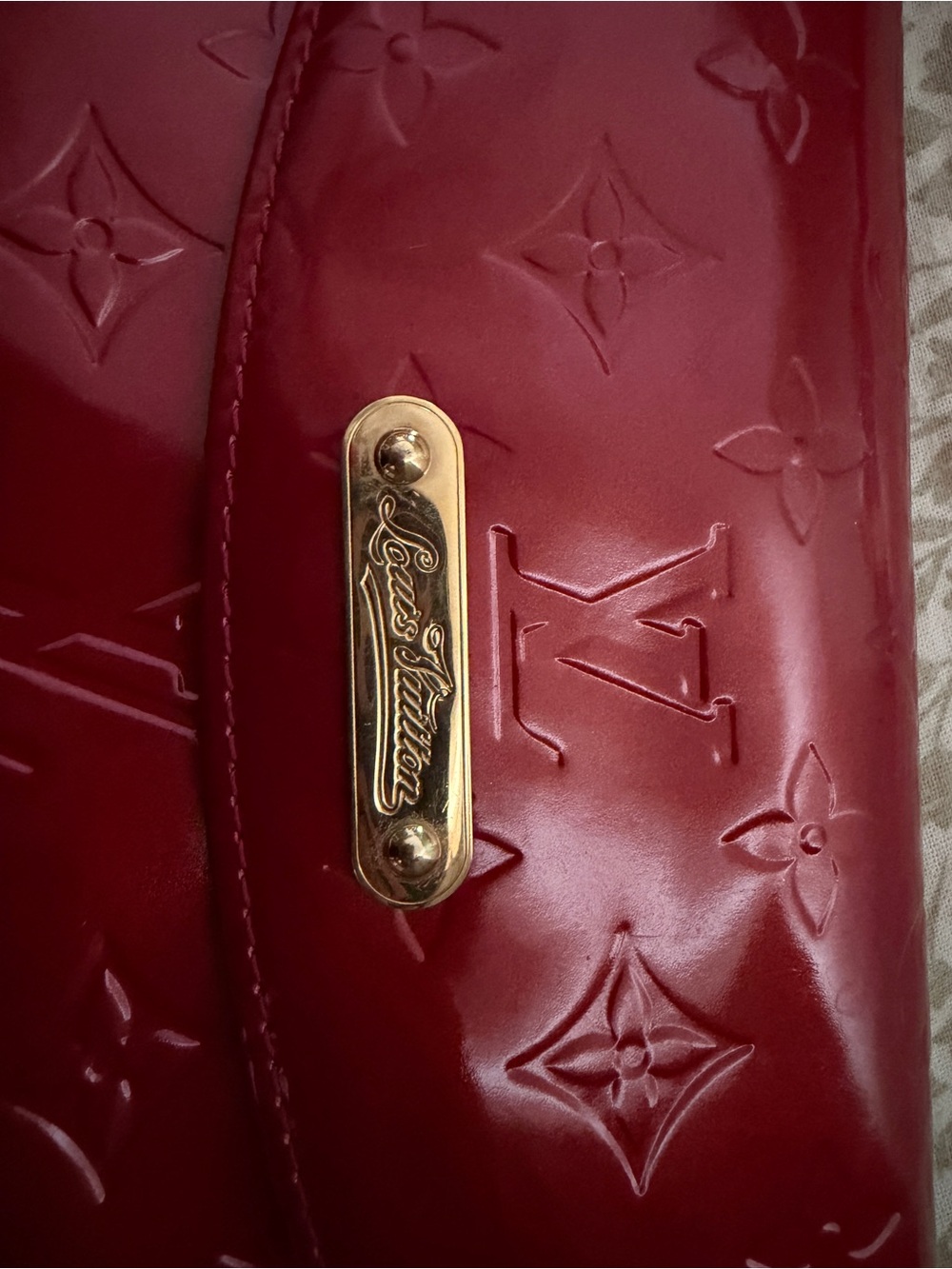 Louis Vuitton Red Vernis Monogram Chain Wallet with Gold Hardware - Picture 2 of 16